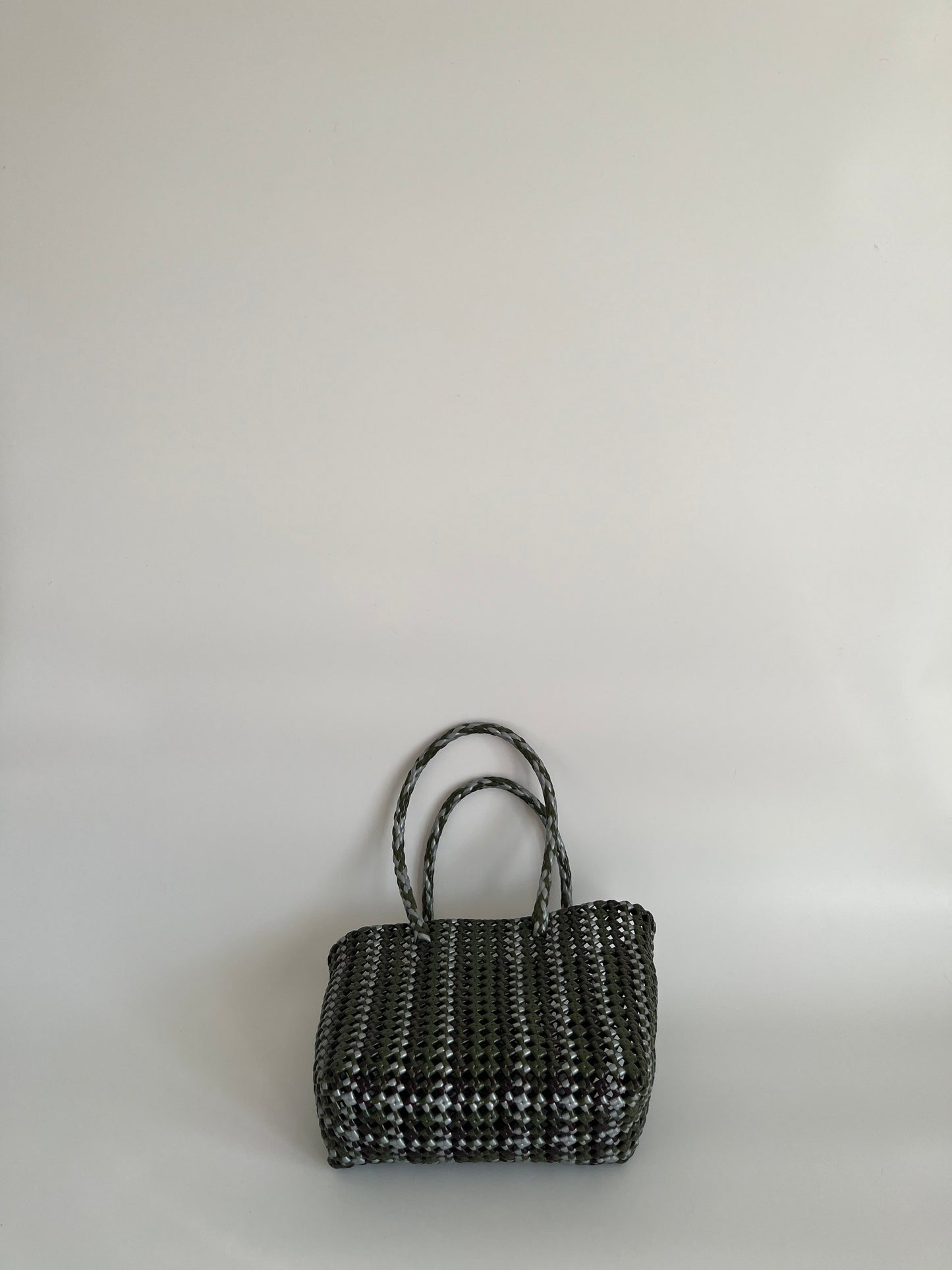 N°255S - SAC PANIER TRESSÉ MAIN - PETIT - multicolors