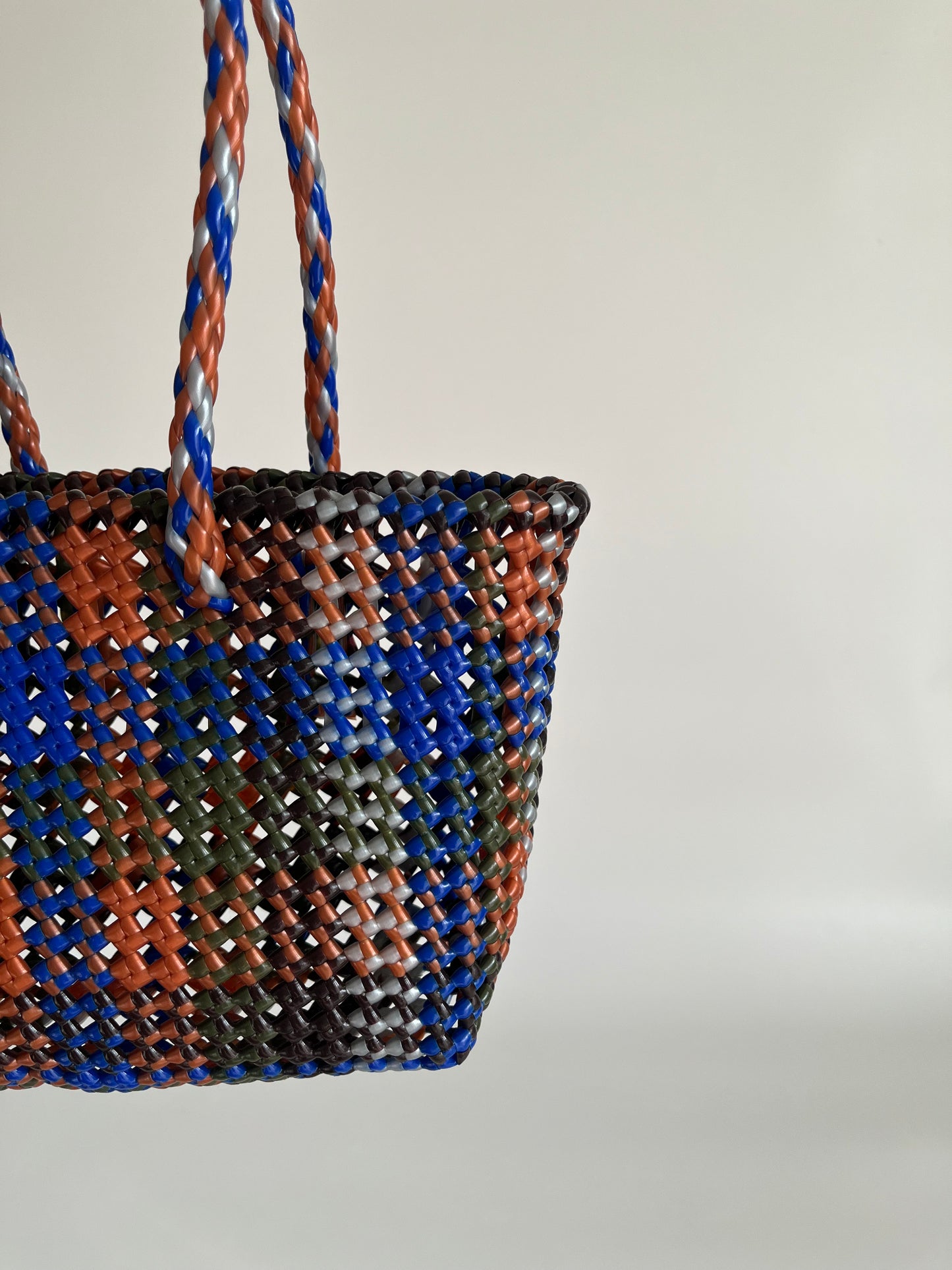 N°507S - SAC PANIER TRESSÉ MAIN - PETIT - multicolors