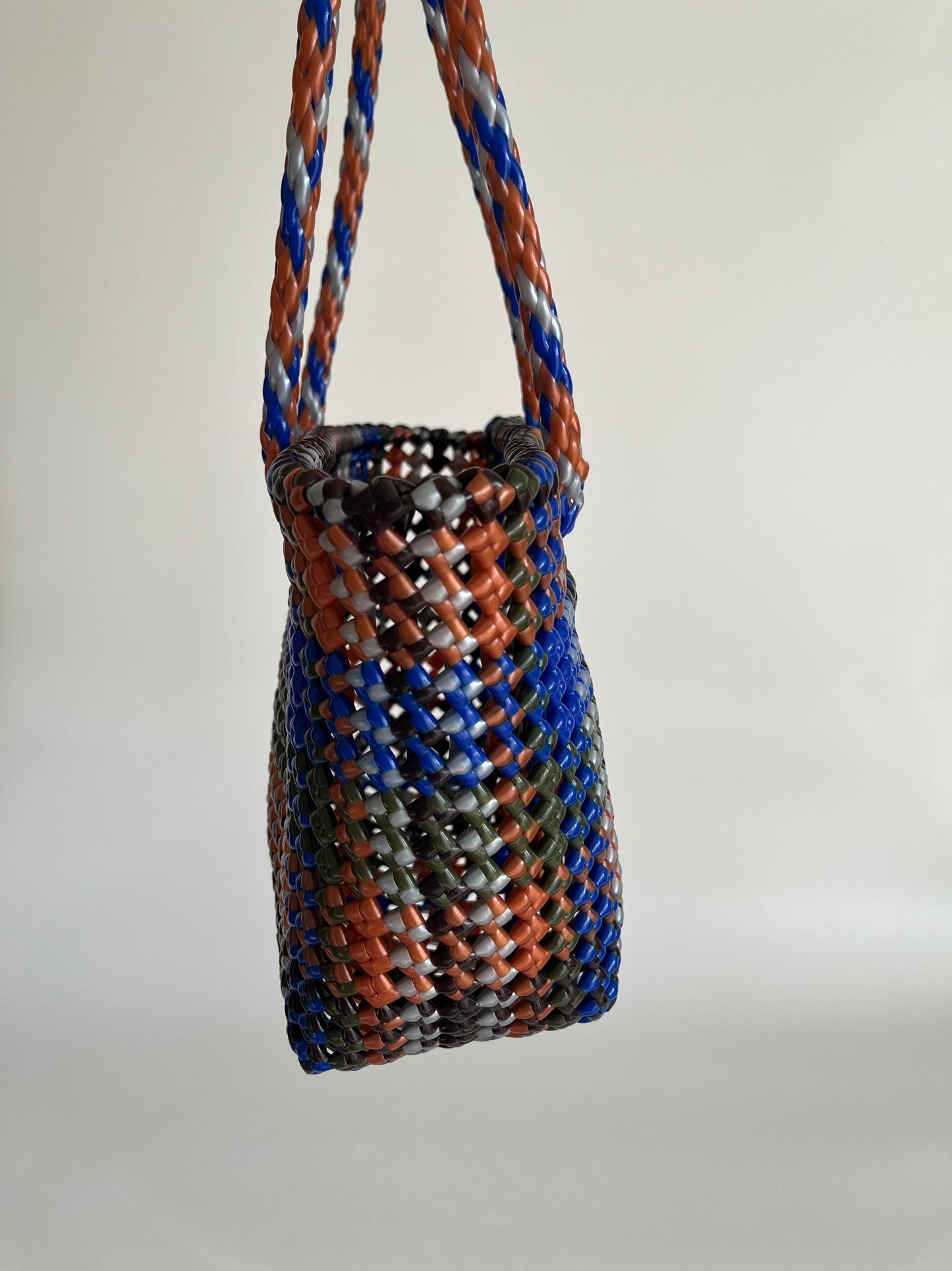 N°507S - SAC PANIER TRESSÉ MAIN - PETIT - multicolors