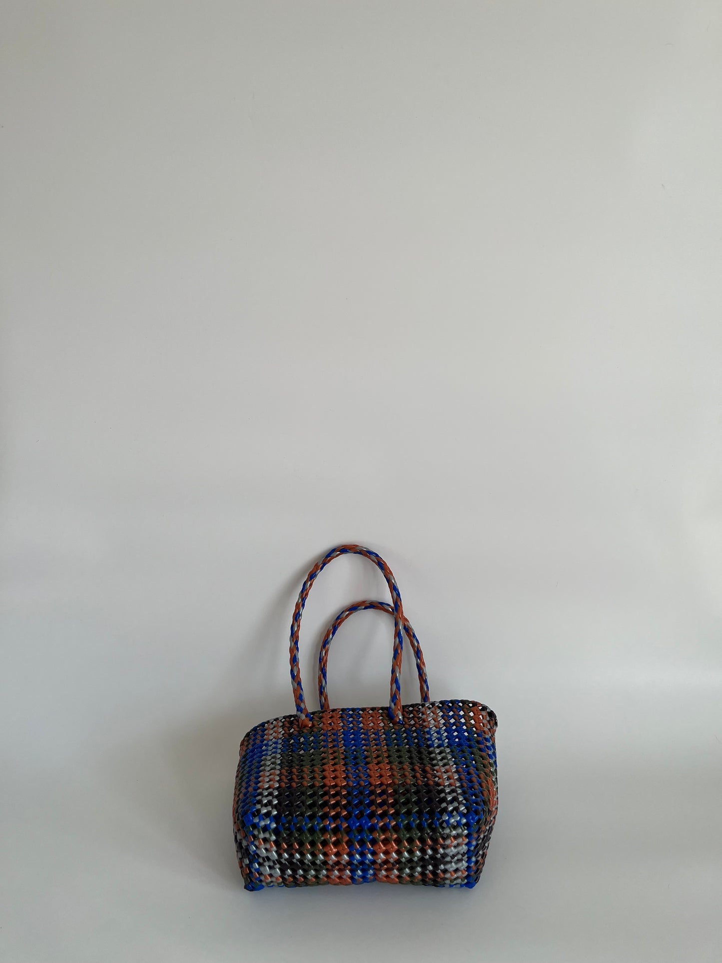 N°507S - SAC PANIER TRESSÉ MAIN - PETIT - multicolors