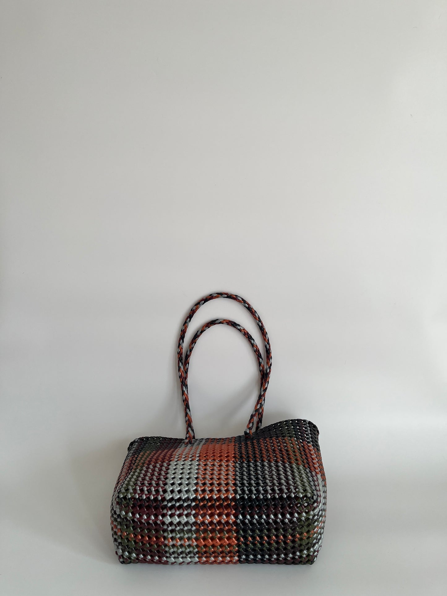 N°513M - SAC PANIER TRESSÉ MAIN - MOYEN - multicolors