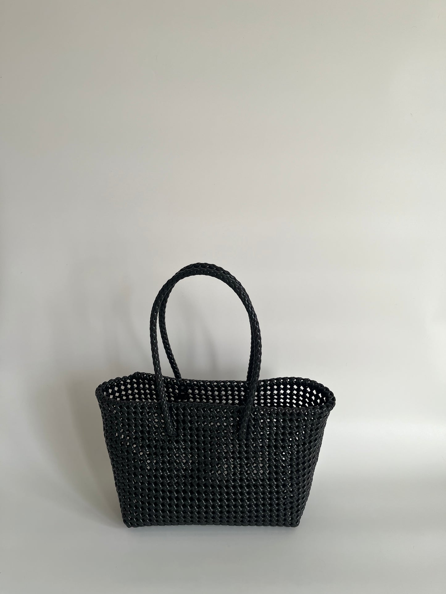 No. 47M - Hand-braided basket bag - medium - black
