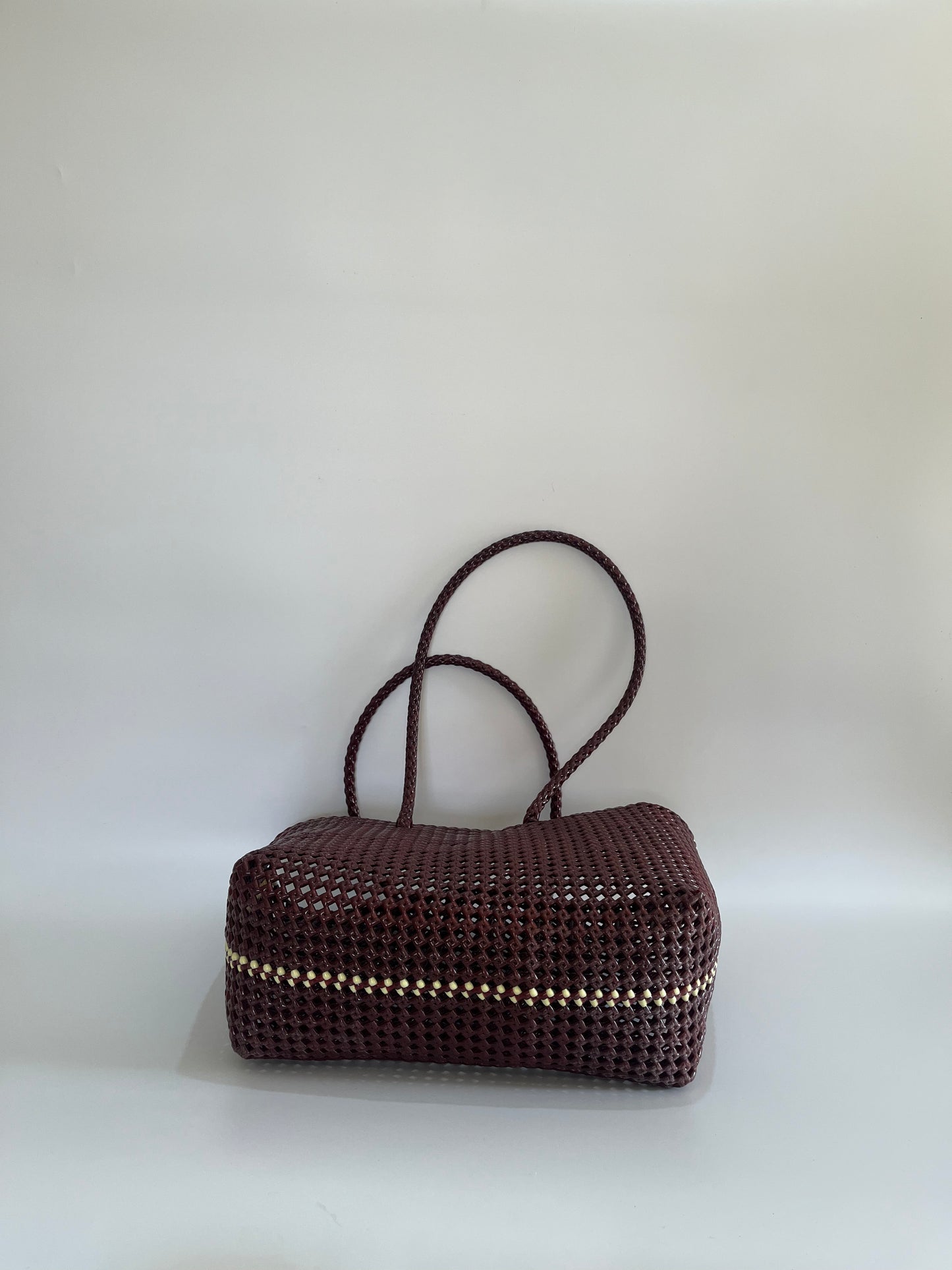 No. 257L - Hand-woven basket bag - large - burgundy &amp; cream