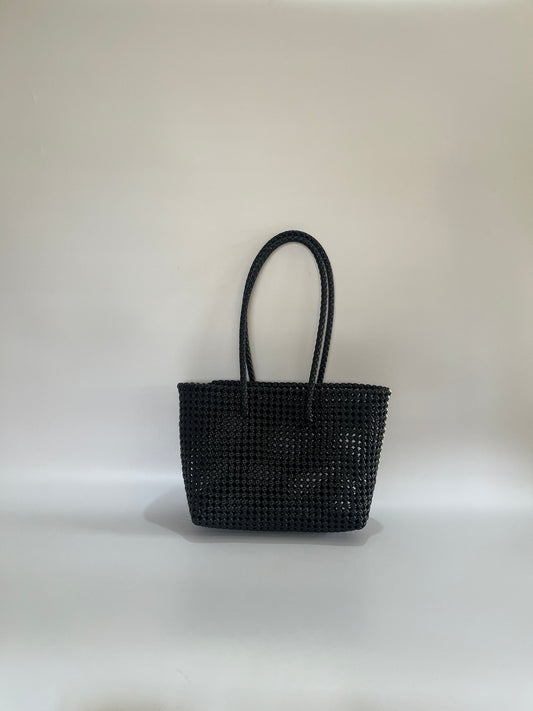 No. 47M - Hand-braided basket bag - medium - black &amp; cream