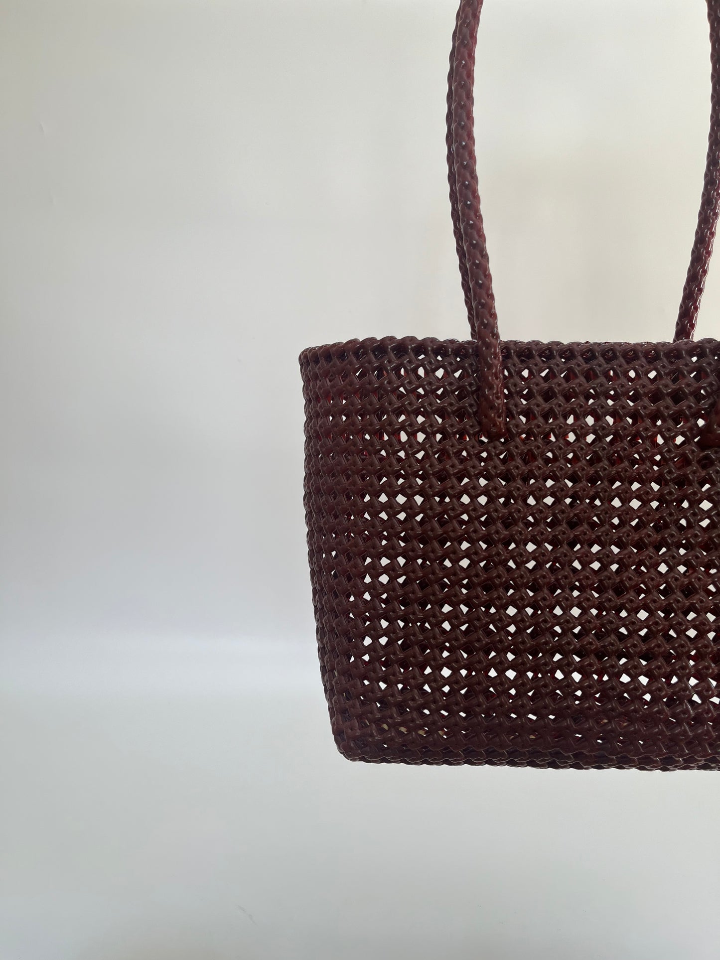 No. 257M - Hand-braided basket bag - medium - burgundy &amp; cream