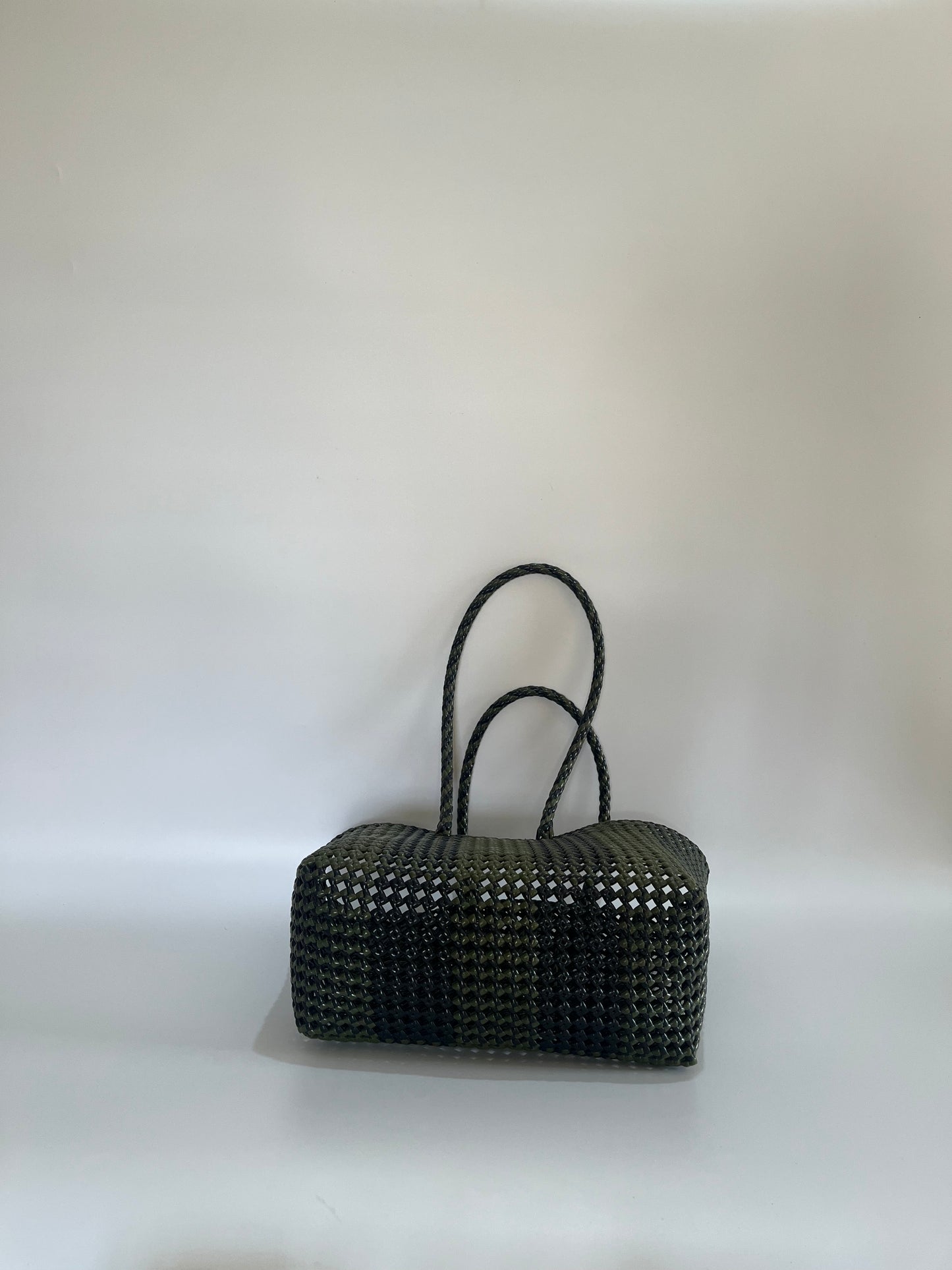 No. 259M - Hand-braided basket bag - medium - black &amp; khaki