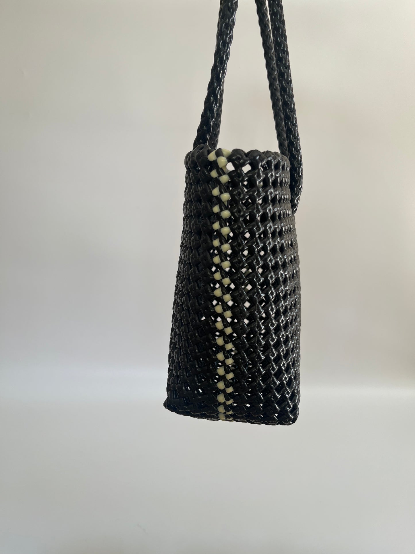 No. 47S - Hand-braided basket bag - small - black &amp; cream