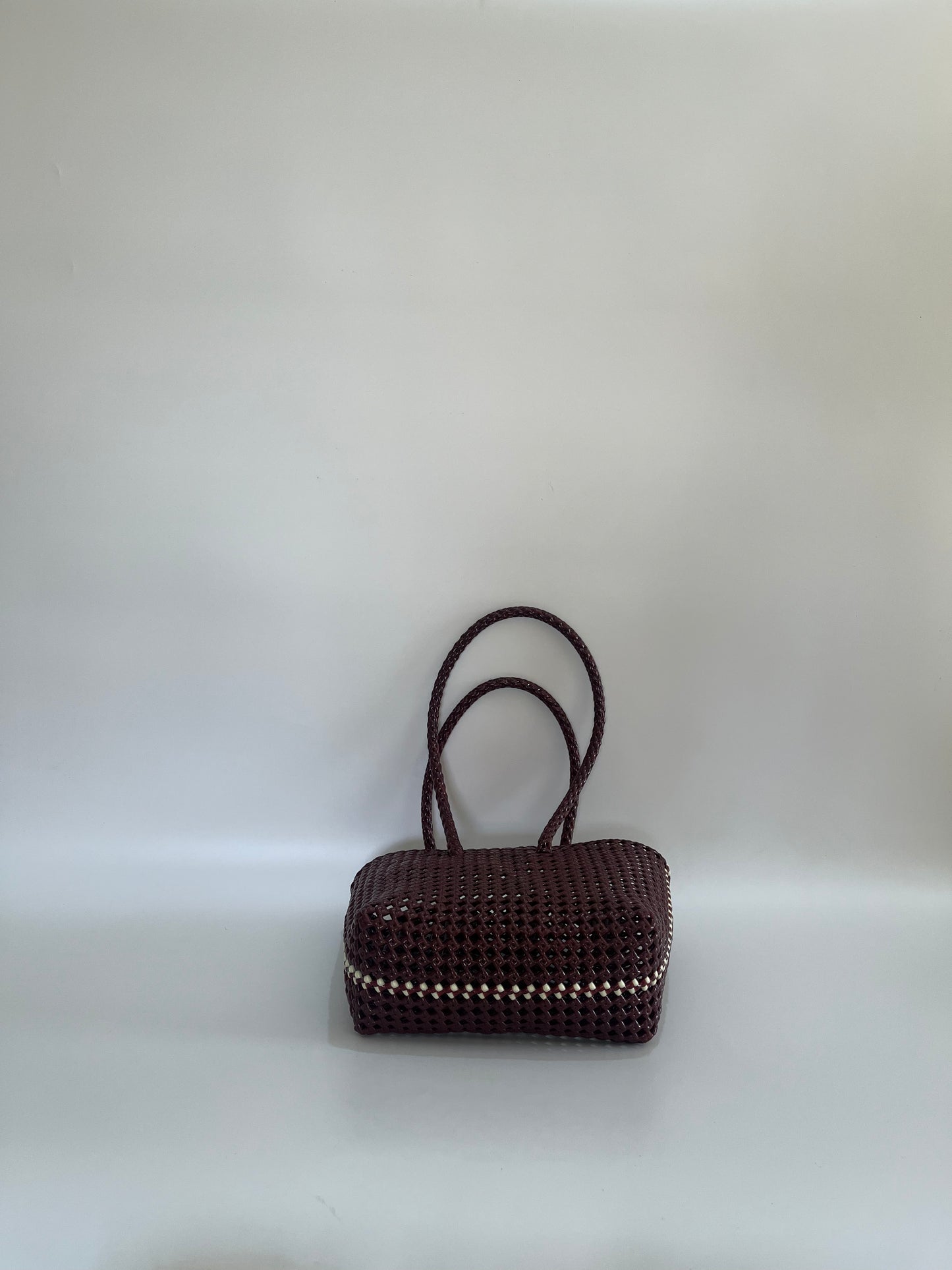 No. 257S - HAND-BRAIDSTAKEN BASKET BAG - SMALL - burgundy &amp; cream