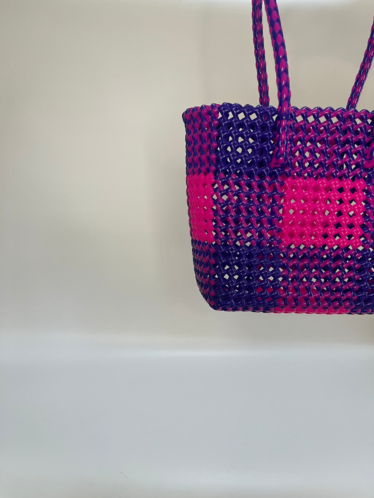 No. 12S - Hand-braided basket bag - small - dark blue &amp; neon pink