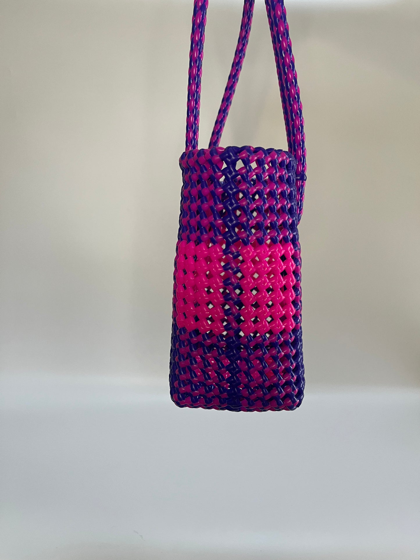 No. 12S - Hand-braided basket bag - small - dark blue &amp; neon pink