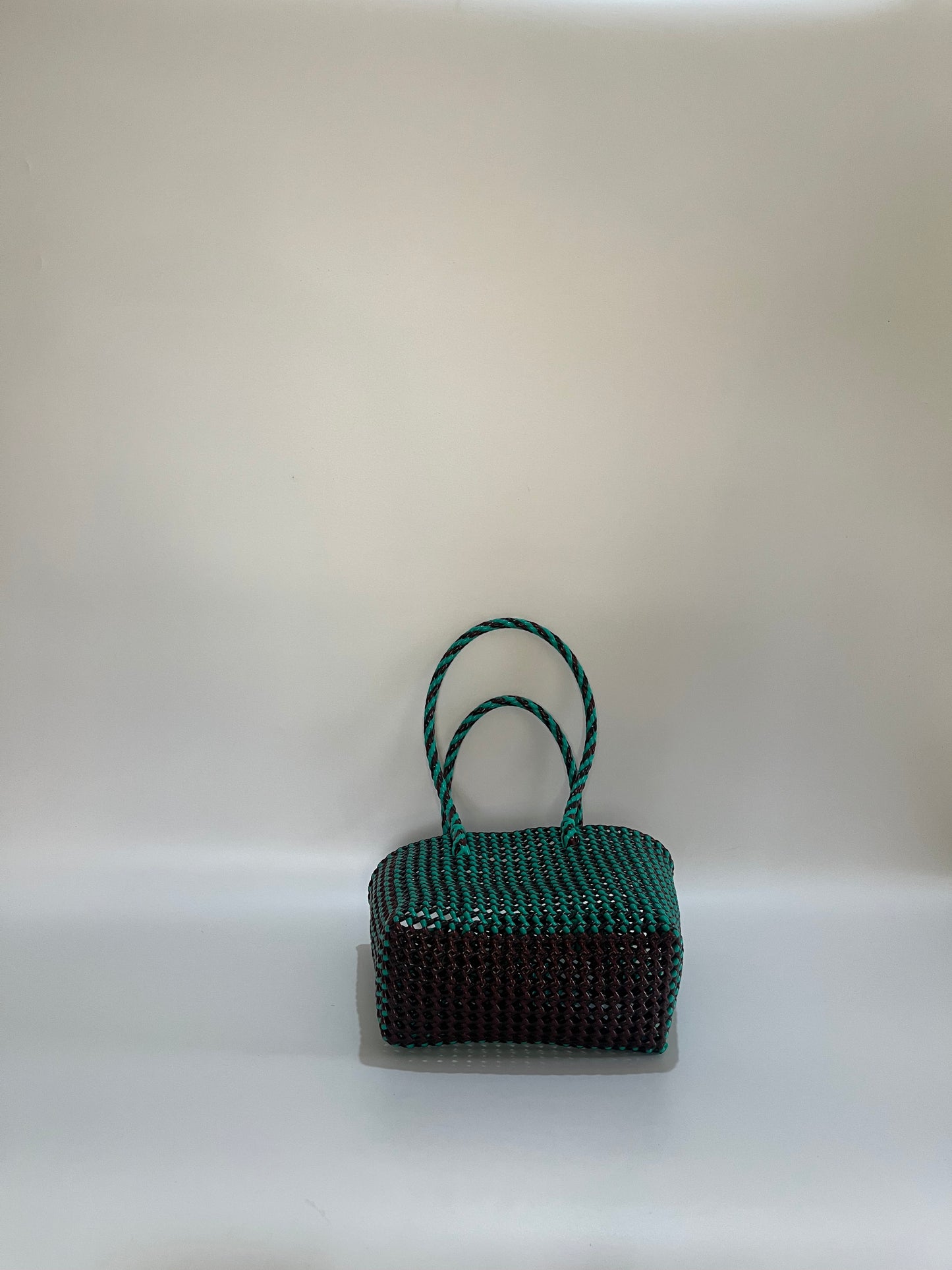 No. 306S - Hand-braided basket bag - small - multicoloured