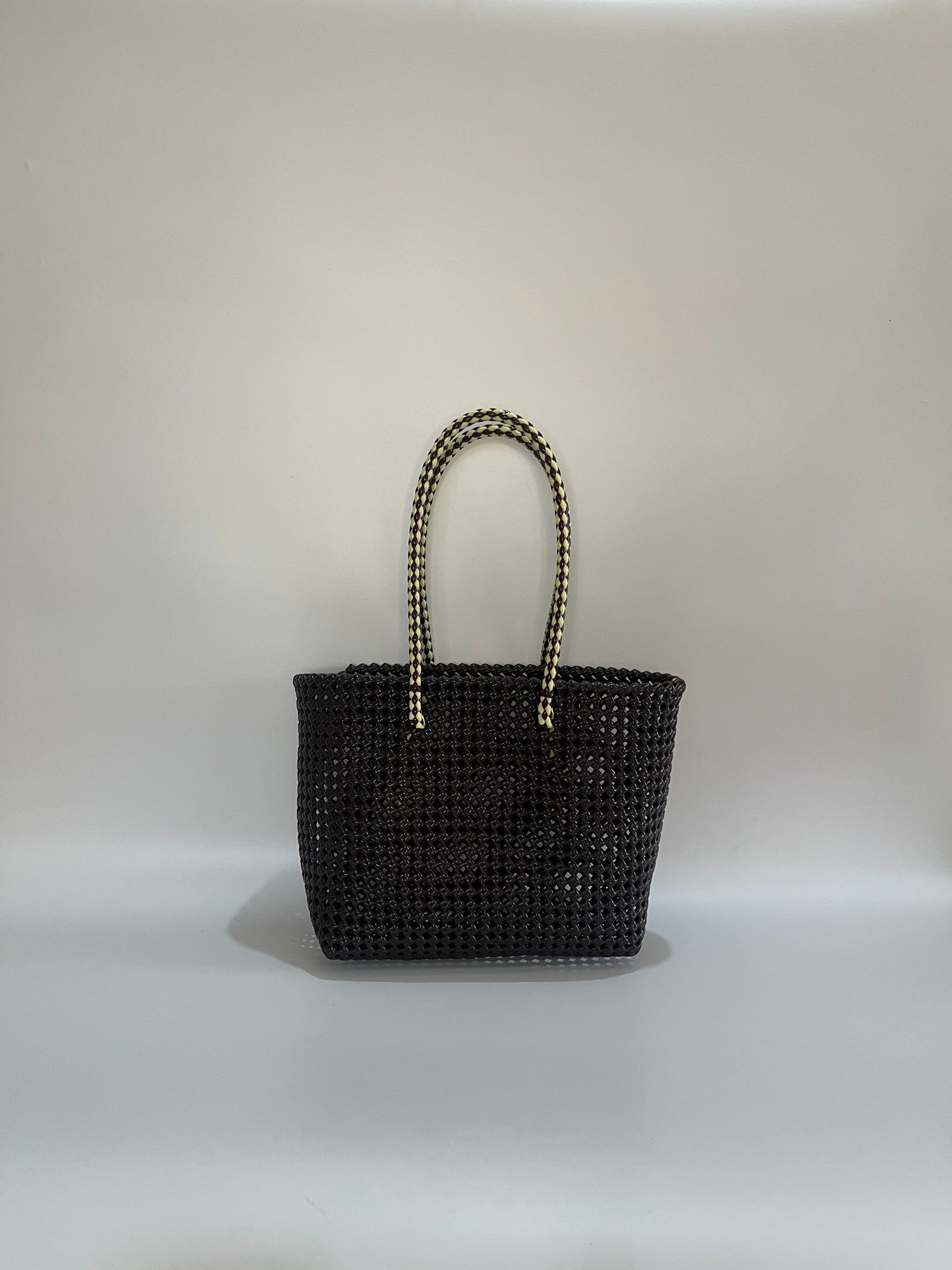 No. 266M - Hand-braided basket bag - medium - brown &amp; cream