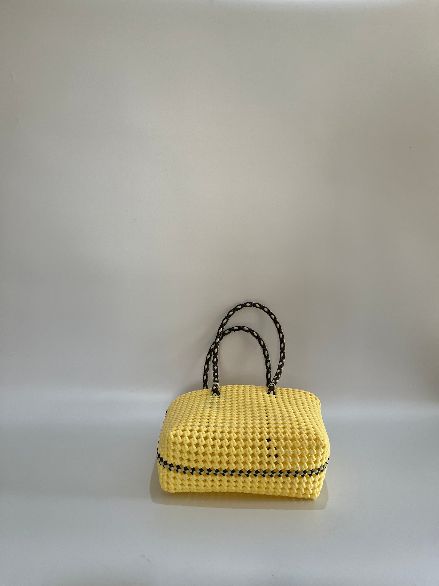 No. 347S - Hand-braided basket bag - small - cream &amp; brown