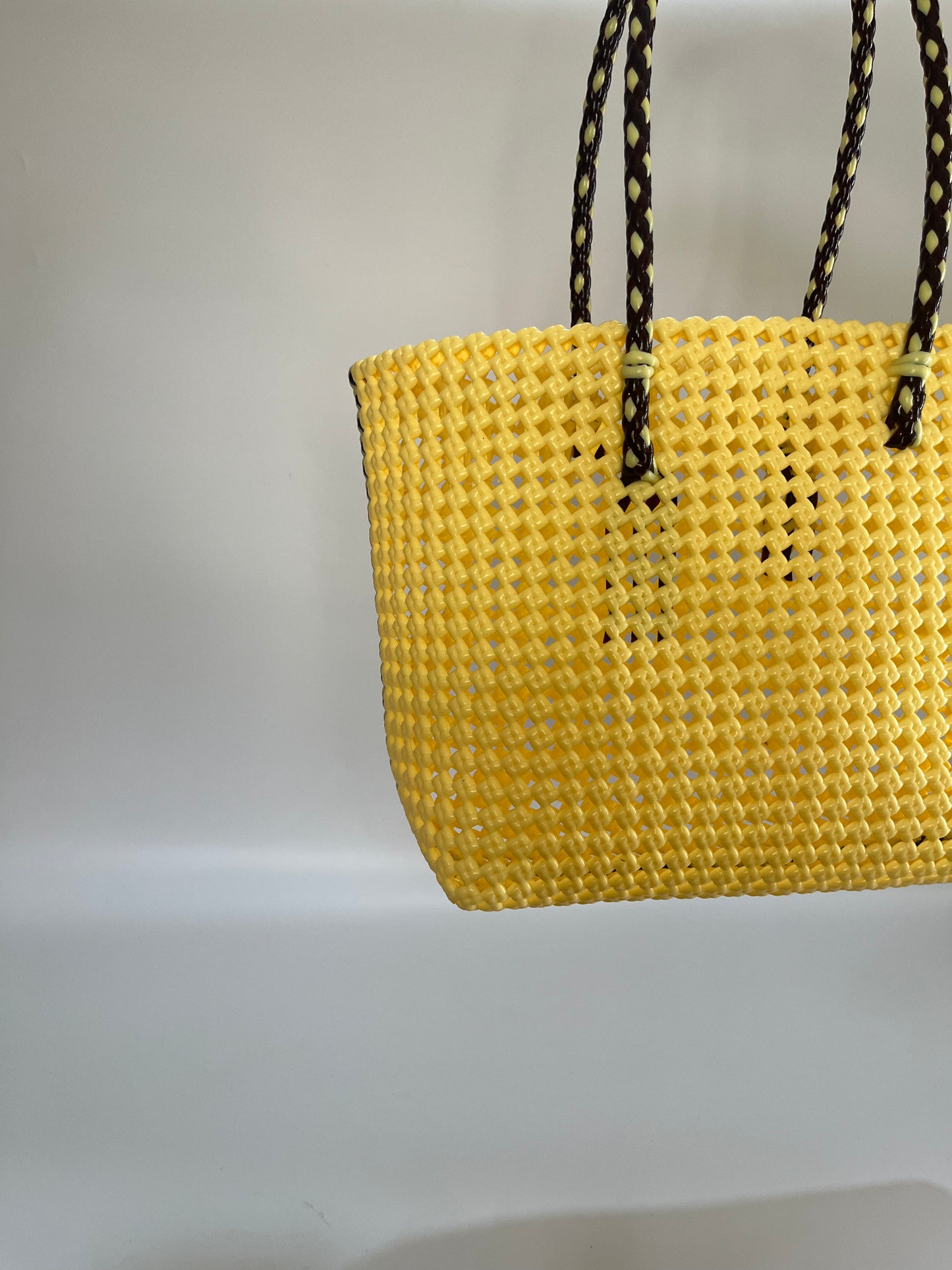 No. 347M - Hand-woven basket bag - medium - cream &amp; brown