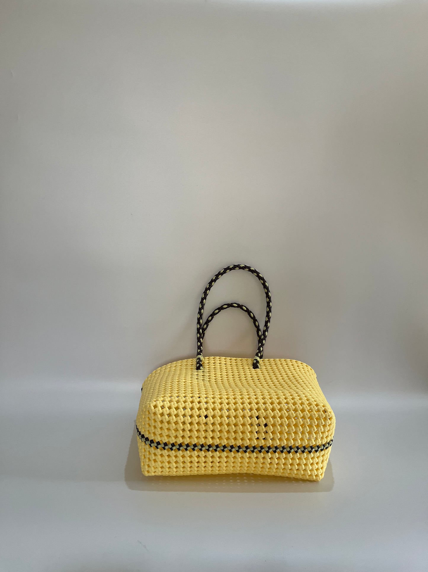 No. 347M - Hand-woven basket bag - medium - cream &amp; brown