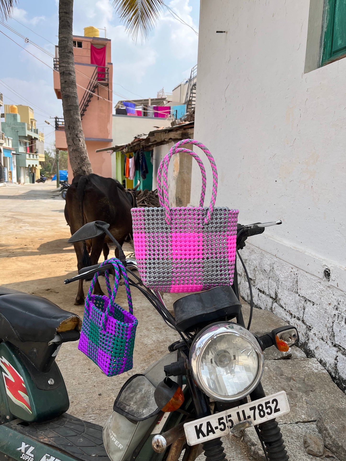 N°91XS - SAC PANIER TRESSÉ MAIN - MINI - violet & vert foncé