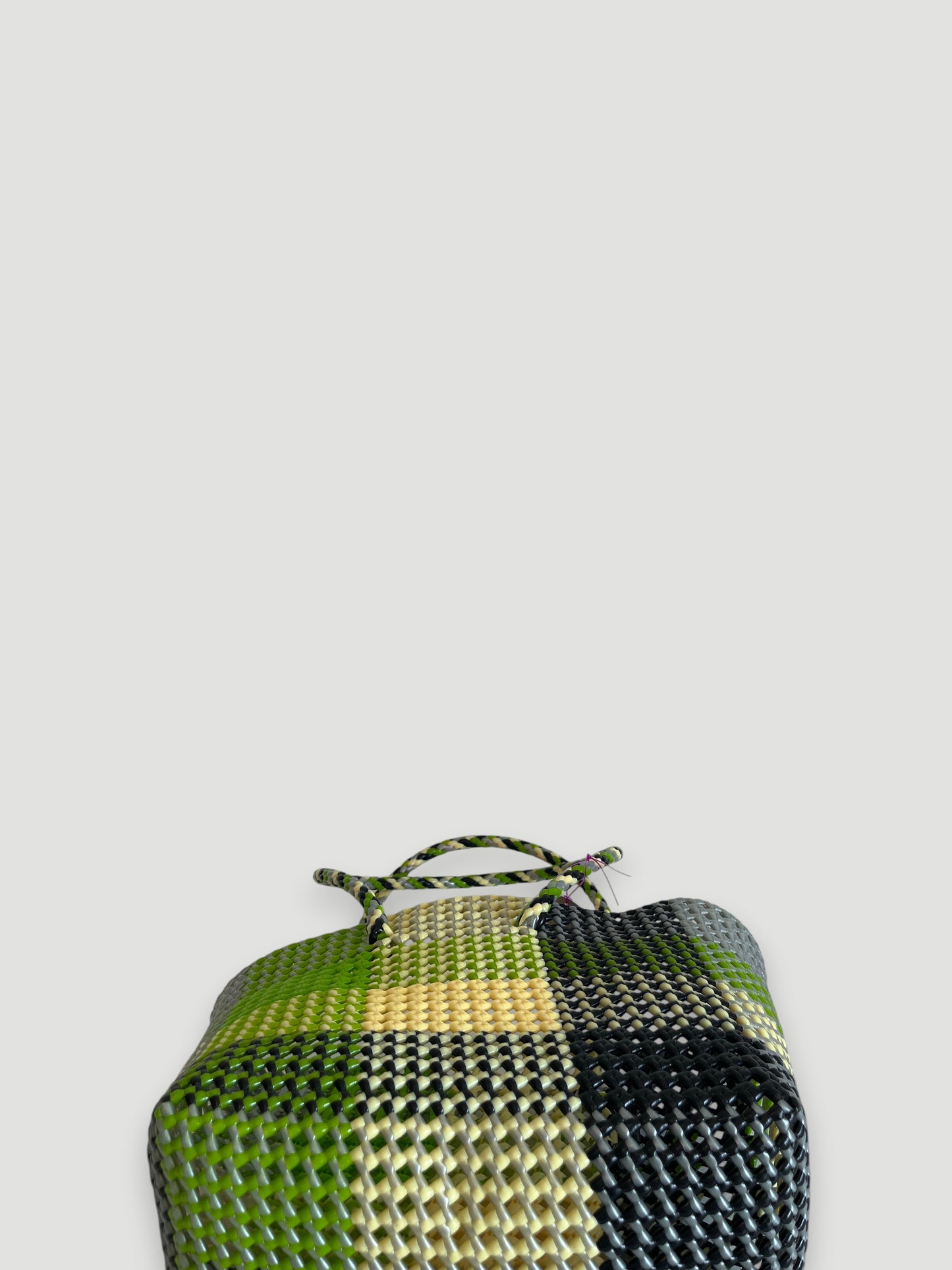 N°335M - SAC PANIER TRESSÉ MAIN - MOYEN - multicolors