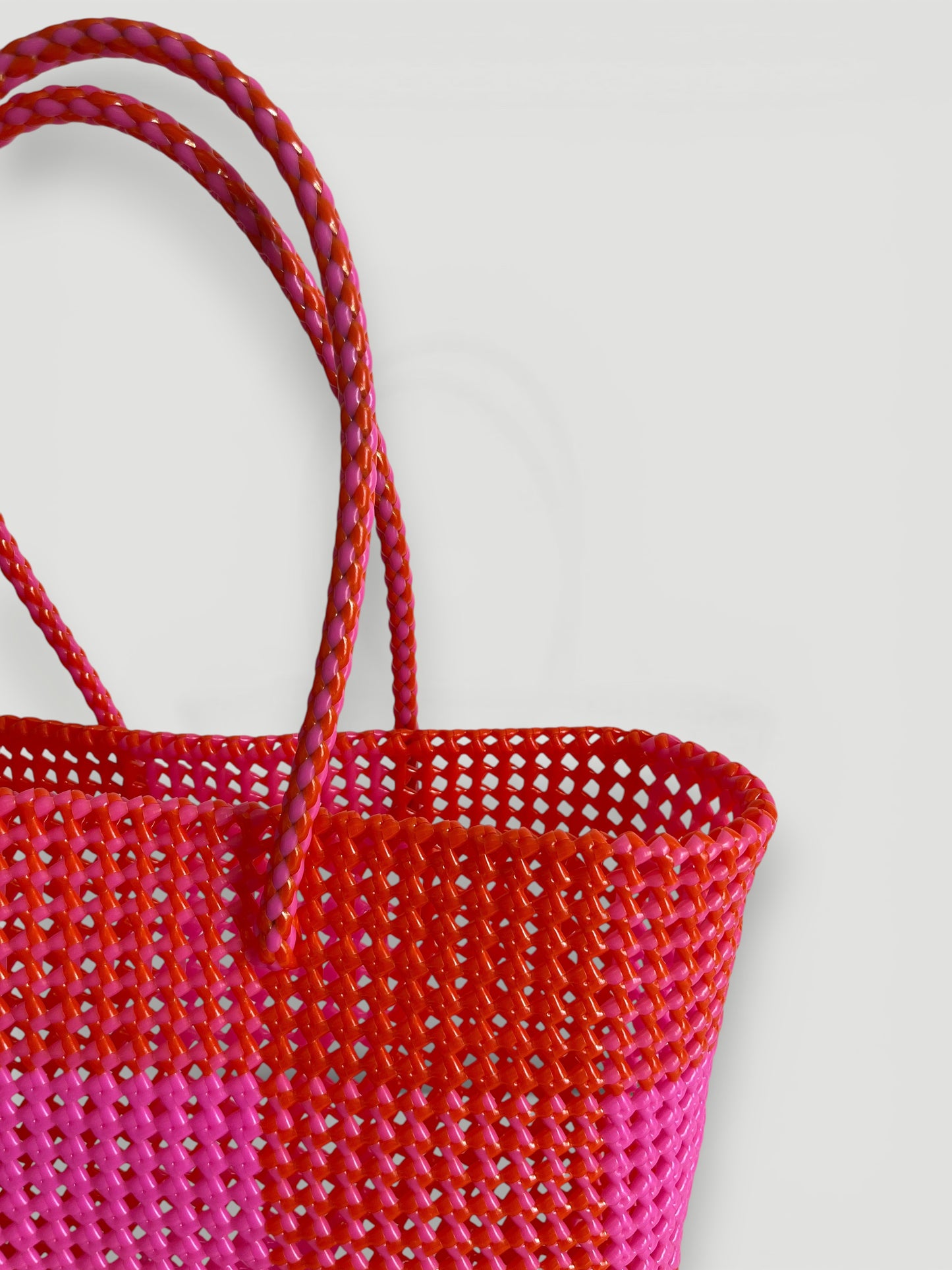 No. 12L bis - Hand-woven basket bag - large - light pink &amp; red