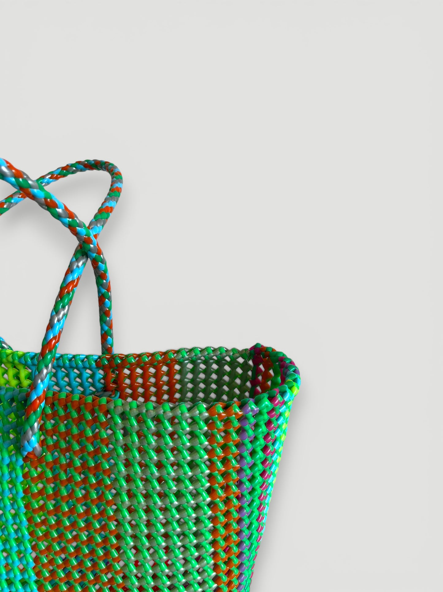 N°349L - SAC PANIER TRESSÉ MAIN - GRAND - multicolors