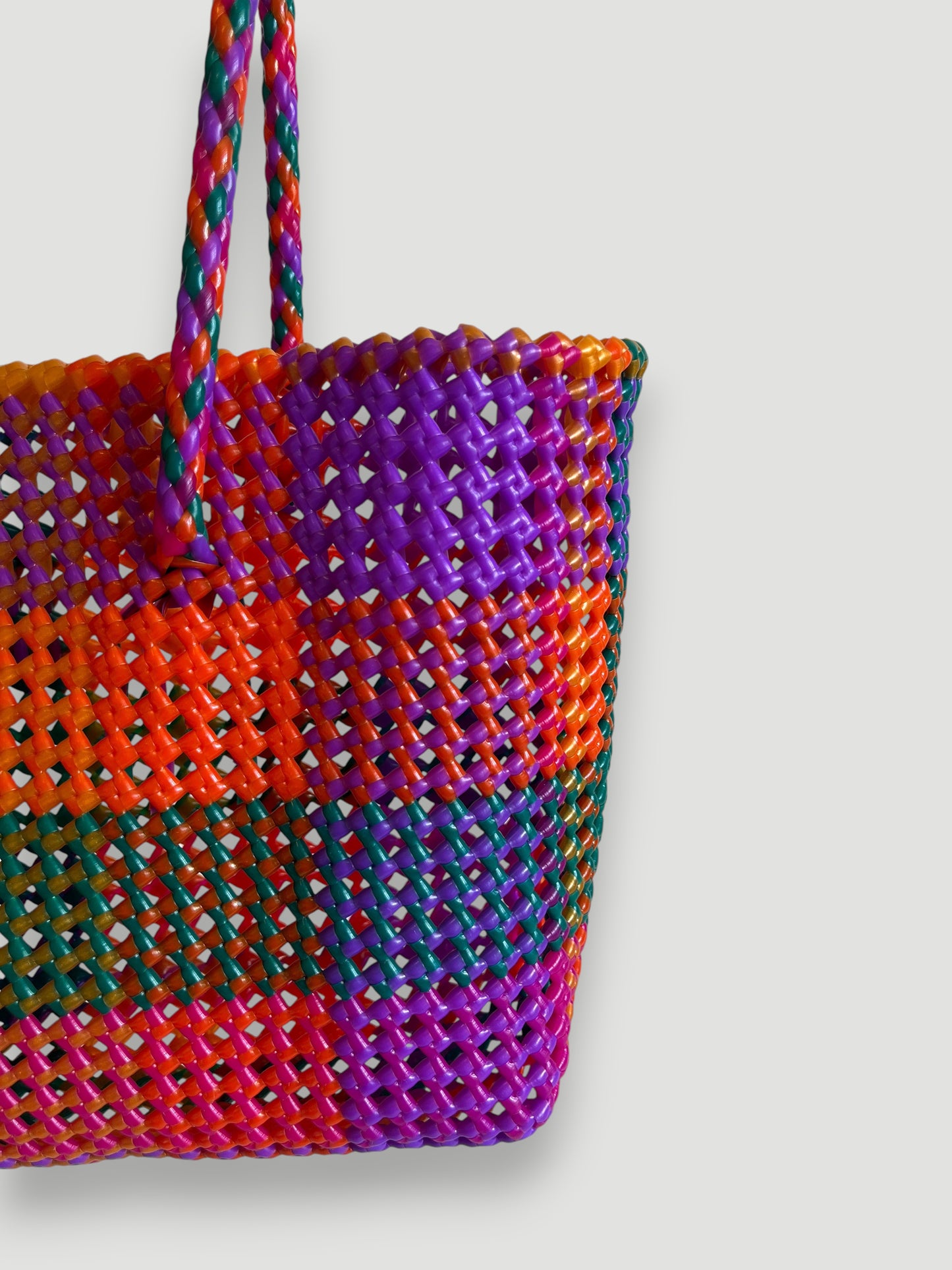N°390M - SAC PANIER TRESSÉ MAIN - MOYEN - multicolors
