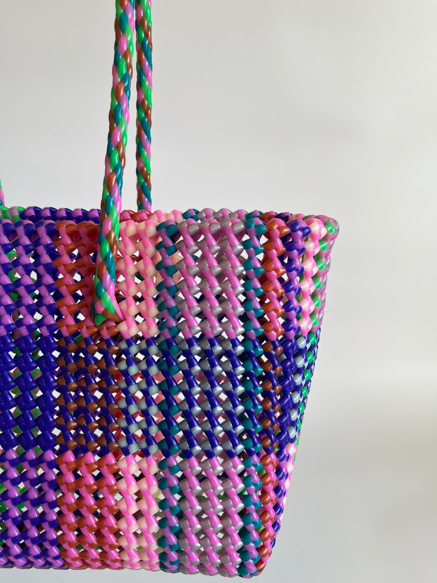 N°326M - SAC CABAS TRESSÉ MAIN - MOYEN - multicolors