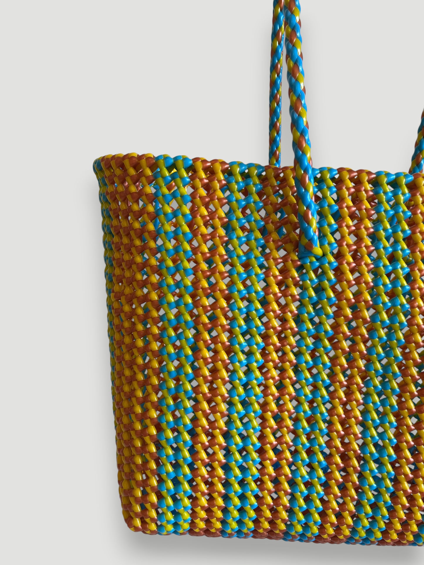 N°407L - SAC PANIER TRESSÉ MAIN - GRAND - multicolors