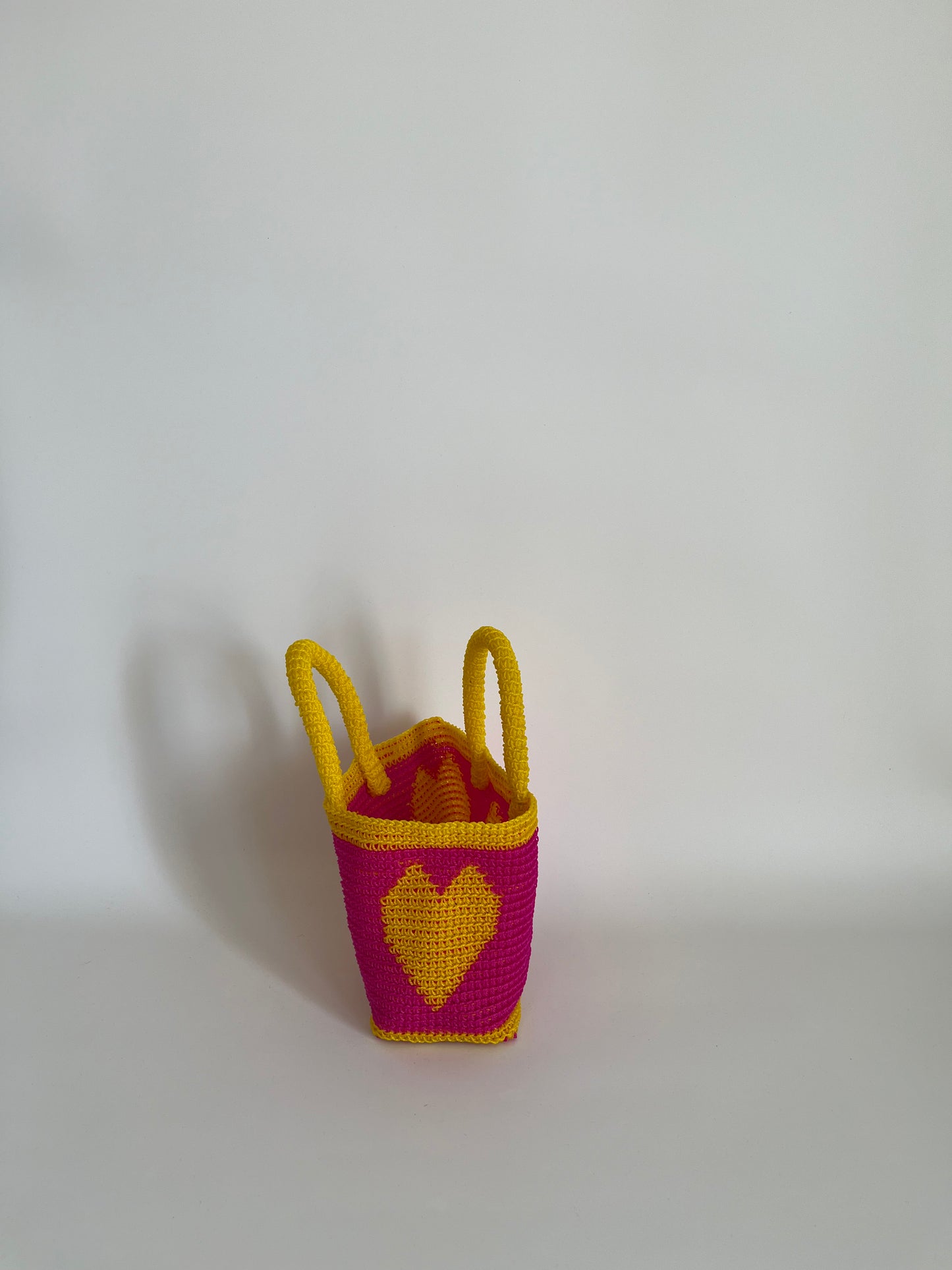 N°14SC - SAC CROCHET COEUR XS - MINI - rose fluo & jaune